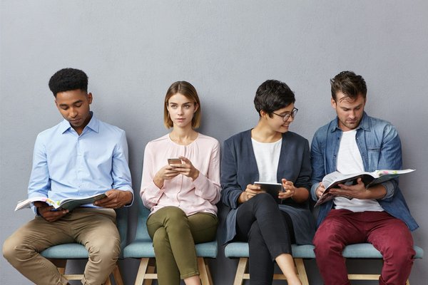 What are the best options for a guided walk exploring the literary history of London?